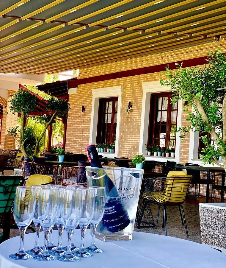 Ardenica Boutique Hotel Lushnje 4*,  Albania