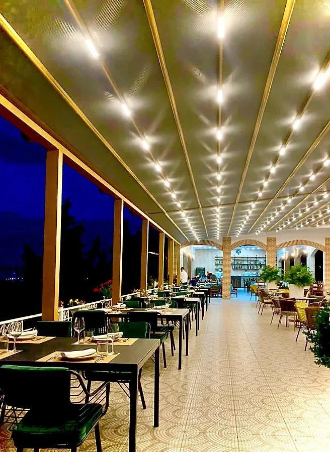 Ardenica Boutique Hotel Lushnjë 4*,